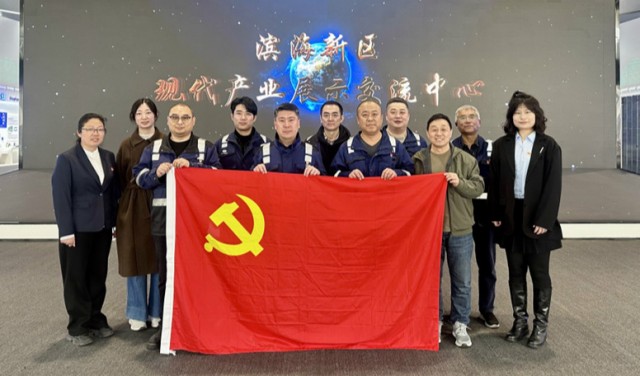 交通安全党支部与集装箱公司安全管理部党支部开展联学共建活动